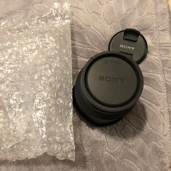 Sony camera lens model sel2870 - Picture 5 of 5